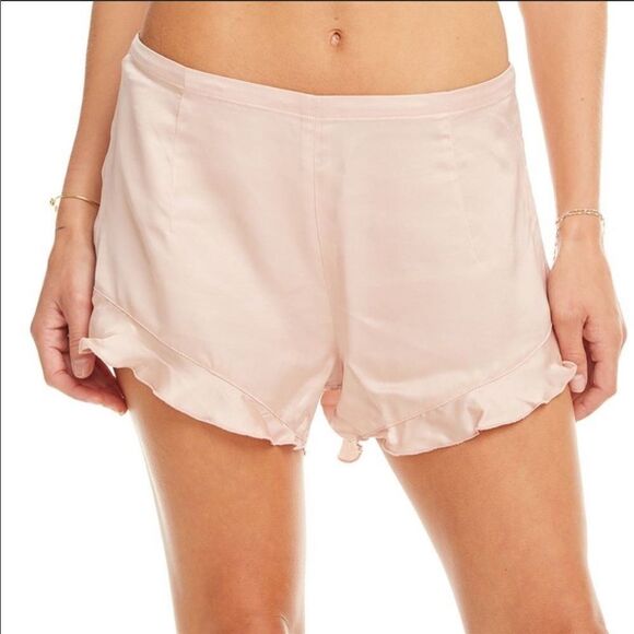 ✨HP✨CHASER SILKY RUFFLE HEM SHORTS✨ - Picture 1 of 9